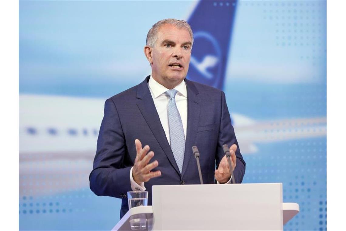 Ohne den Staat geht's nicht: Lufthansa ringt um Eigenkapital Konzern-Chef Carsten Spohr: „Die Lufthansa Group wird in Zukunft zunächst kleiner sein – aber auch fokussierter, digitaler, effizienter und nachhaltiger.“. Foto: Oliver Roesler/Lufthansa/dpa