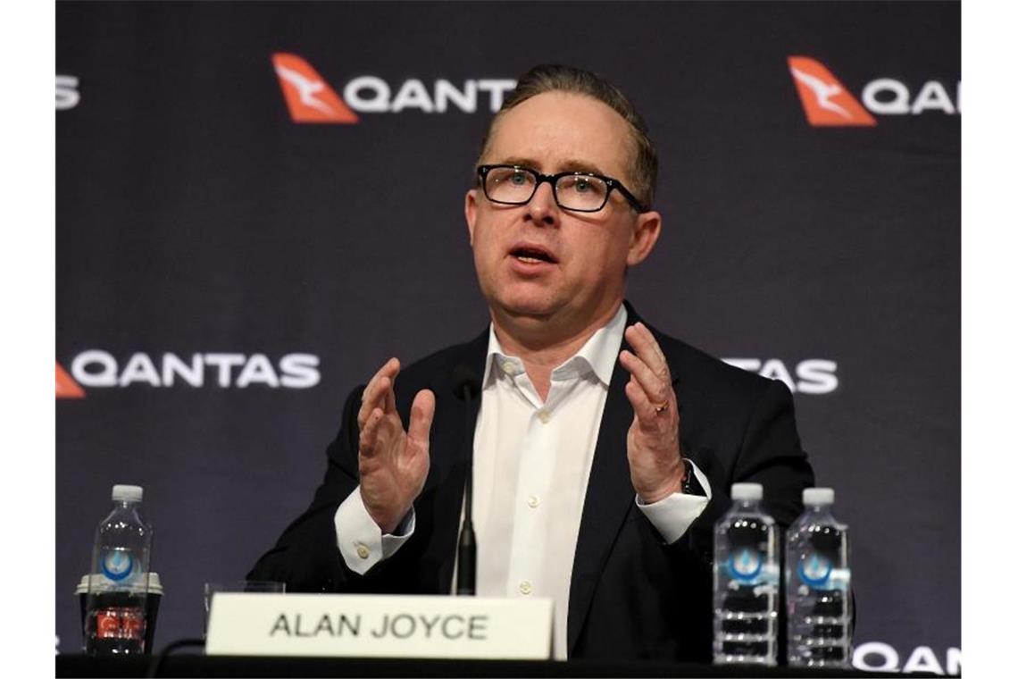 Konzernchef Alan Joyce spricht während einer Pressekonferenz. Foto: Bianca De Marchi/AAP/dpa