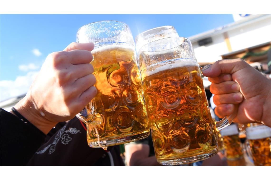 Wiesn-Bier kostet bis zu 15,80 Euro Kostet heuer bis zu 15,80 Euro: Die Wiesn-Maß.