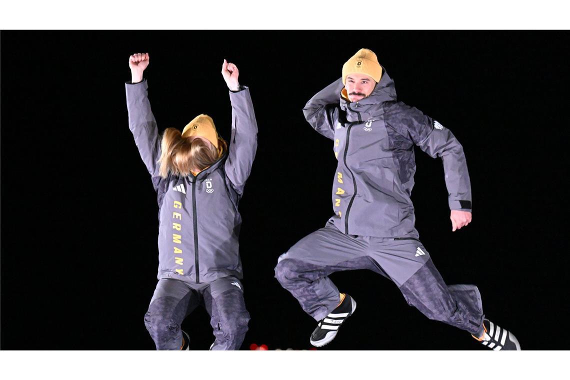 Kreher und Jungk jubelten dann gemeinsam über Silber im Skeleton-Team-Wettbewerb.