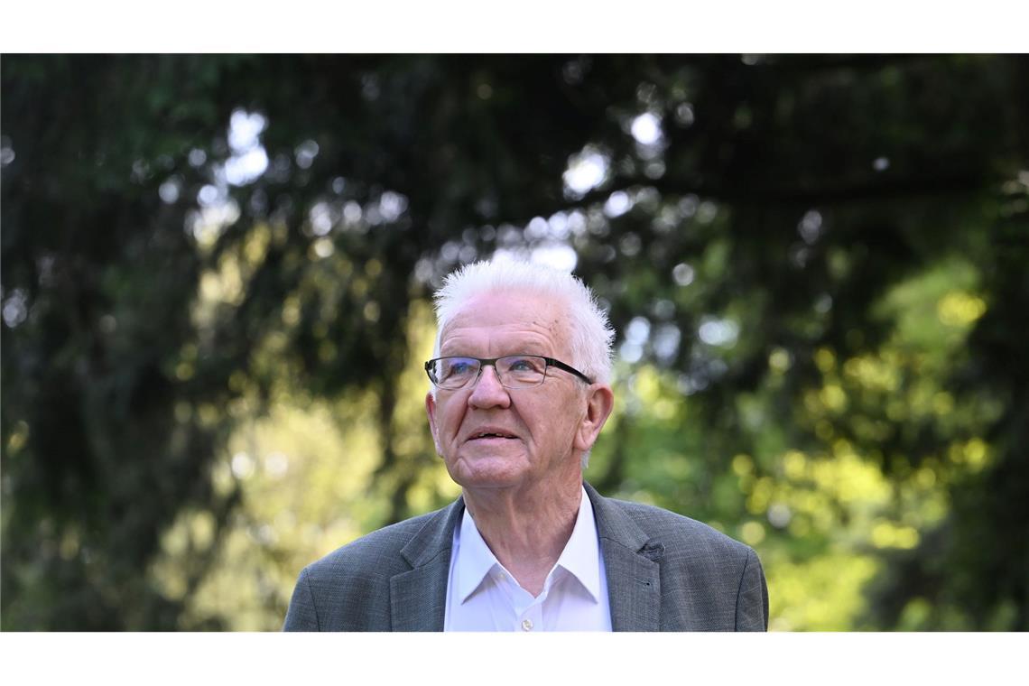 Kretschmann ist studierter Biologe und liebt die Natur - das führte ihn auch zu den Grünen.
