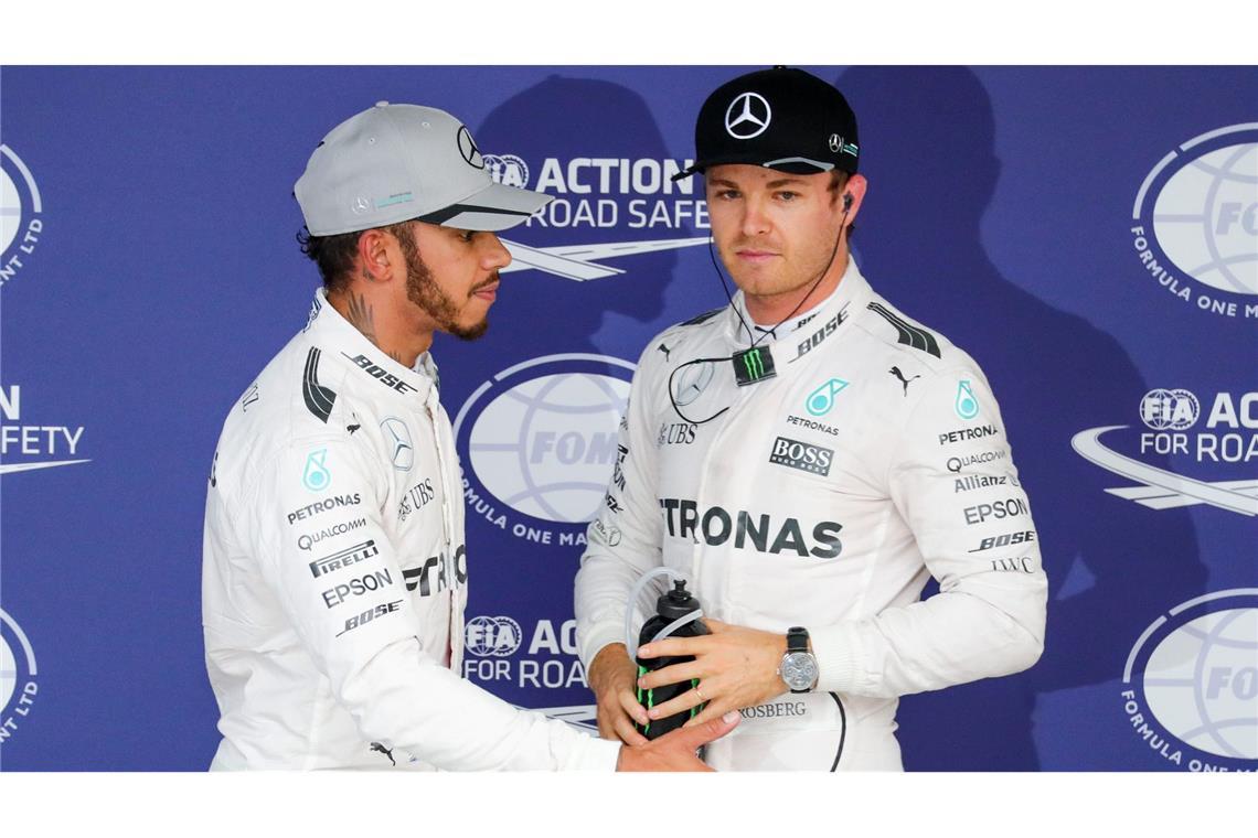 "Krieg der Sterne": Lewis Hamilton (l) und Nico Rosberg lieferten sich einen knallharten Zweikampf. (Archivbild)