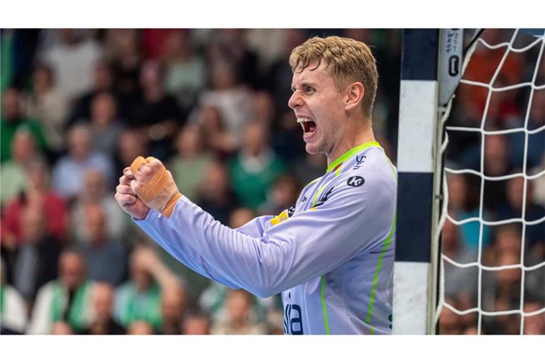 Kristian Saeveras bejubelt einer seiner 14 Paraden&nbsp;– der Frisch-Auf-Keeper zeigte eine starke Leistung.