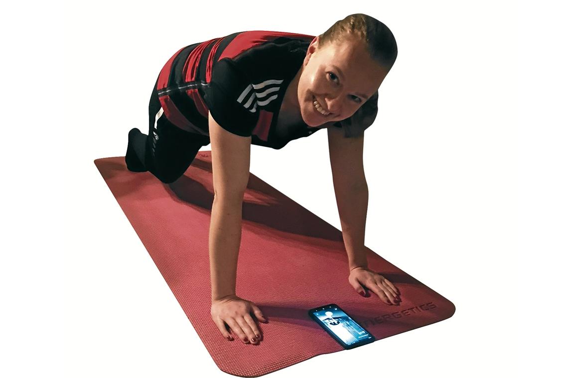 Fünf Apps im Test Kristin Doberer schaut sich eine Fitness-App näher an. Foto: privat