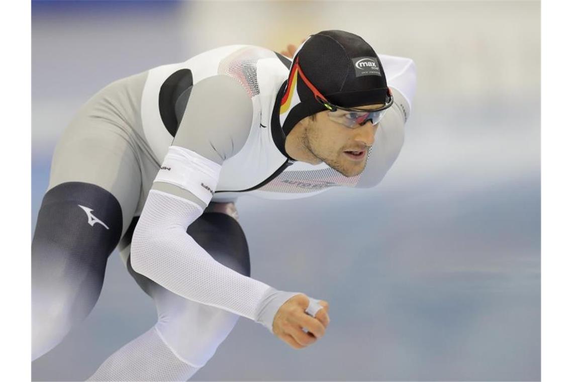Offener Brief: Eissprinter wehren sich gegen Leger-Aus Kritisiert die Ausbootung von Sprint-Bundestrainer Danny Leger : Joel Dufter. Foto: Sergei Grits/AP/dpa