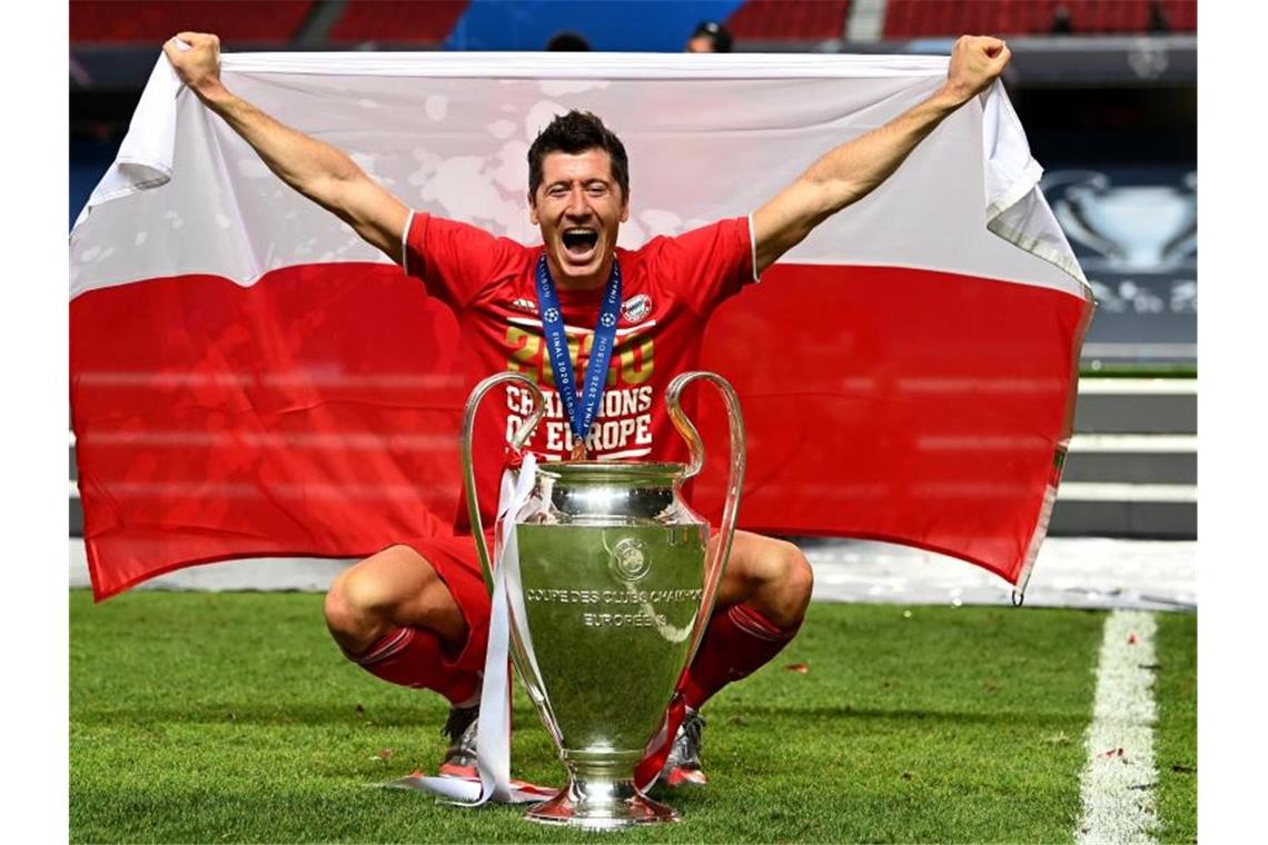 Krönt sich Robert Lewandowski nach dem Triple mit Bayern noch mit dem Titel des Weltfußballers?. Foto: Michael Regan/Getty Images via UEFA/dpa
