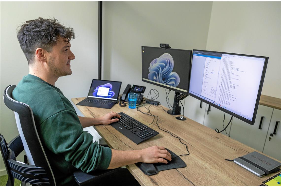 Bei der E-Rechnung gibt es noch Probleme Kryptische Zeichen wie bei Steffen Kienzle sind oft das Erste, was bei der E-Rechnung auf dem Bildschirm erscheint. Foto: Alexander Becher