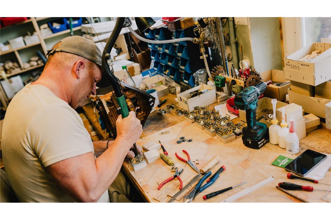 Schwarzwälder wollen Kuckucksuhr als Kulturerbe schützen Kuckucksuhren gelten als ein Symbol des Schwarzwalds.