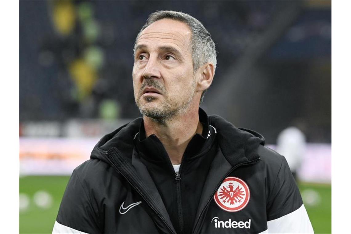 Kündigt gegen Bayer Leverkusen eine offensive Spielweise an: Eintracht-Coach Adi Hütter. Foto: Silas Stein/dpa