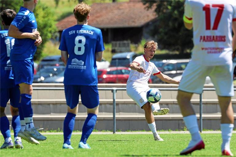 Künftig für die TSG Backnang am Ball: Paul König. Der Abwehrspieler kommt vom VfR Aalen in die Etzwiesen. Foto: Alexander Hornauer
