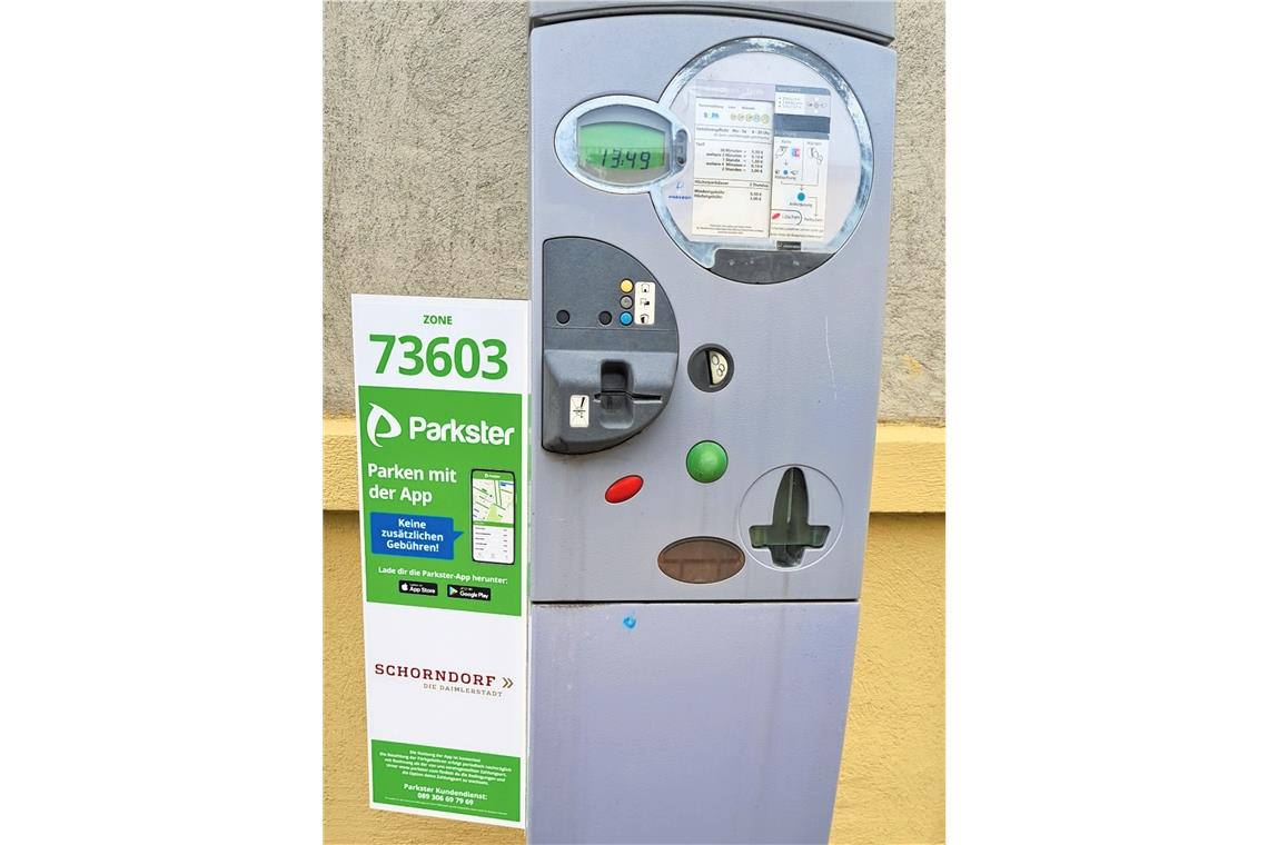 Künftig hängt neben den Ticketautomaten so wie in Schorndorf eine Erklärtafel der Firma Parkster mit Erläuterungen. Foto: Parkster