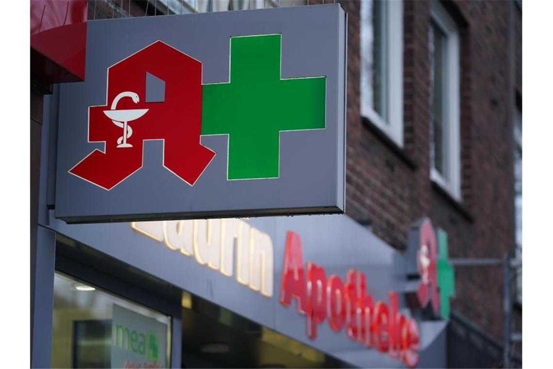 Apotheker rechnen mit Impfstart in spätetens zwei Wochen Künftig kann man sich auch in Apotheken impfen lassen. Foto: Marcus Brandt/dpa