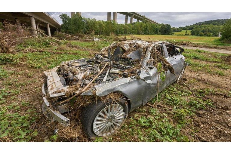 Künftig sollen aus schrottreifen Autos und anderen Fahrzeugen mehr Rohstoffe gewonnen werden. (Symbolbild)