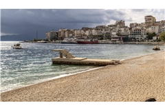 Küstenort Saranda in Albanien.