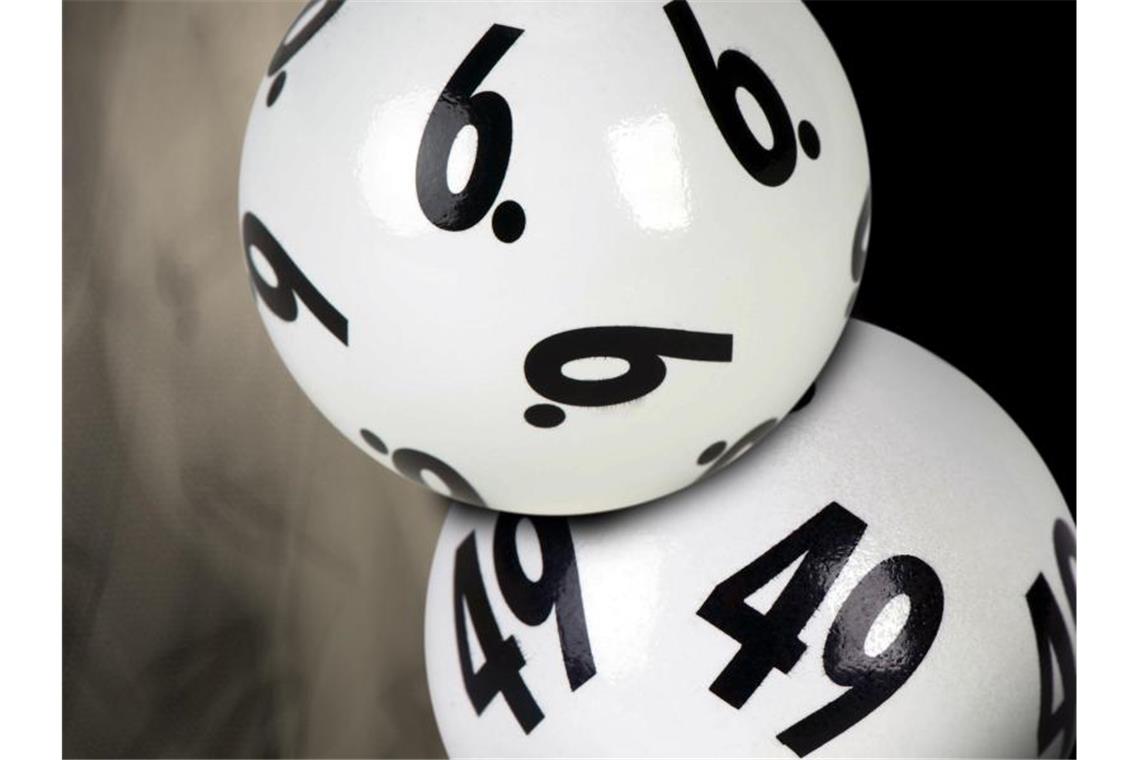 Lotto: Digitale Tippgemeinschaft gewinnt 2,3 Millionen Euro Kugeln aus einer Lottoziehung. Foto: Lotto Baden-Württemberg/Staatliche Toto-Lotto GmbH Baden-Württemberg/dpa/Archivbild