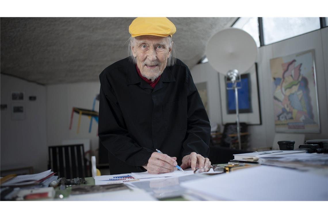 Finnischer Designer Yrjö Kukkapuro gestorben Kukkapuro starb im Alter von 91 Jahren.
