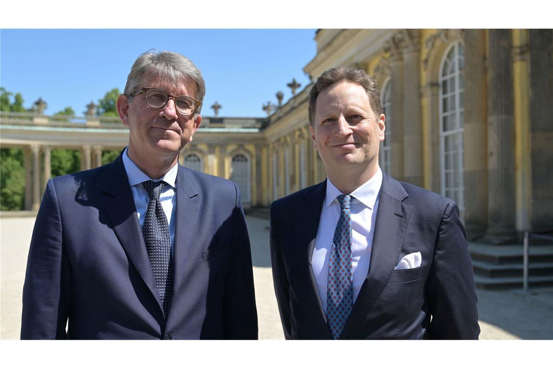 Kaisers Kunst: Der Jahrhundertstreit mit den Hohenzollern Kulturstaatsminister Wolfram Weimer (l) und Georg Friedrich Prinz von Preußen betonten, wie wichtig die Einigung im Hohenzollern-Streit ist.