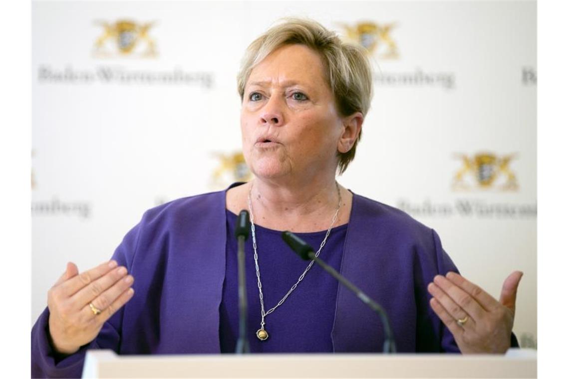 Kultusministerin Susanne Eisenmann bei einer Pressekonferenz. Foto: Sebastian Gollnow/dpa