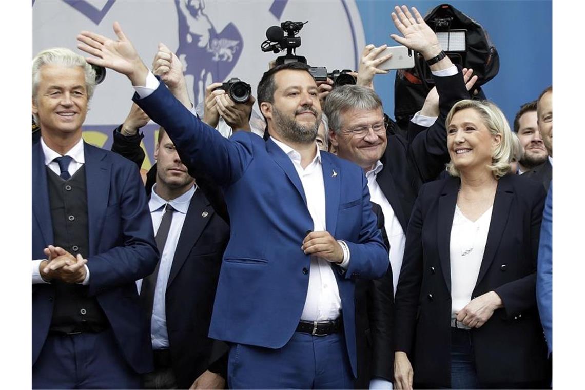 Schlechte Zeiten für Europas Rechtspopulisten Kundgebung der Allianz nationalistischer Parteien Europas. Foto: Luca Bruno/AP/dpa