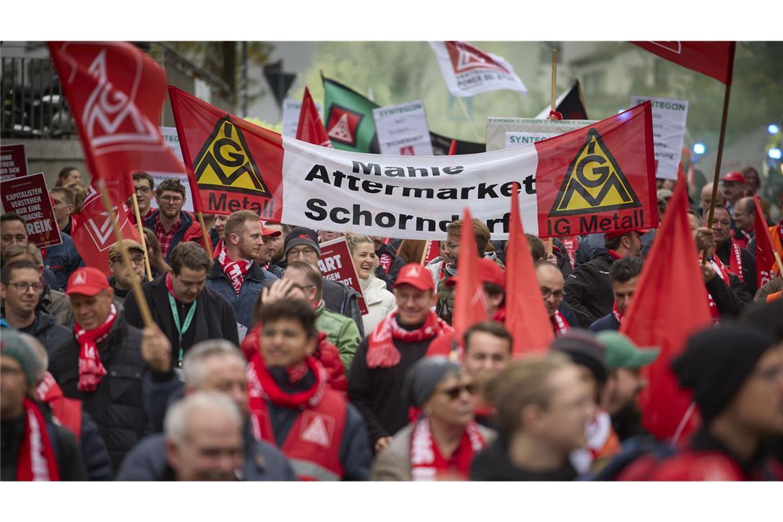 Verhandlungsmarathon in der Metall- und Elektroindustrie Kundgebung der IG Metall mit Demo am 07. November.