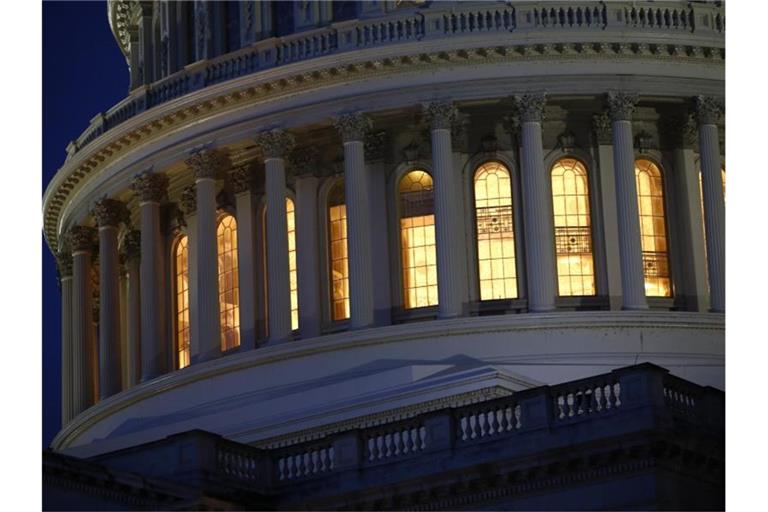 Kuppel des Kapitols: Das US-Repräsentantenhaus geht den nächsten wichtigen Schritt für ein mögliches Amtsenthebungsverfahren gegen Präsident Donald Trump. Foto: Patrick Semansky/AP/dpa