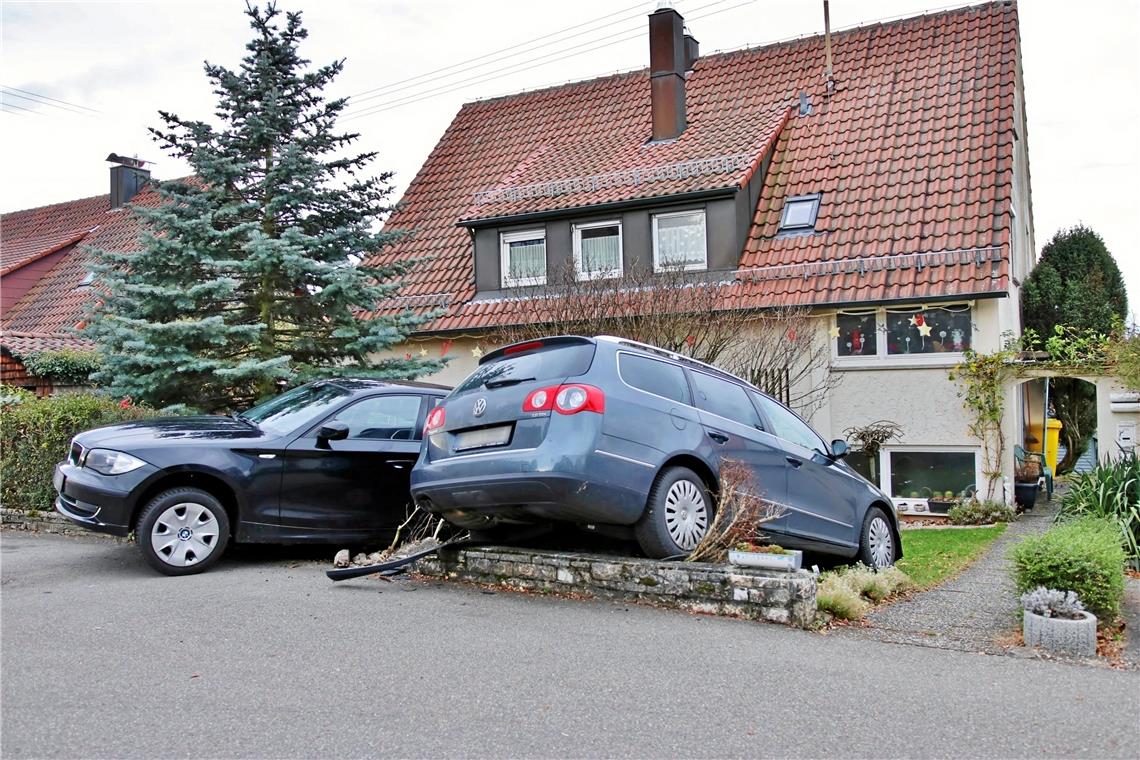 Handbremse nicht angezogen Kurioser Unfall in Winnenden-Breuningsweiler. Foto: 7aktuell/K. Lermer