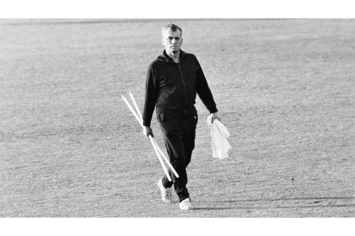 Kurt Baluses ist der erste Bundesligatrainer des VfB. Im deutschen Oberhaus kommt er von Juli 1963 an auf 605 Tage im Amt. Da er auch davor schon Coach des VfB war, sind es insgesamt 1699 Tage.