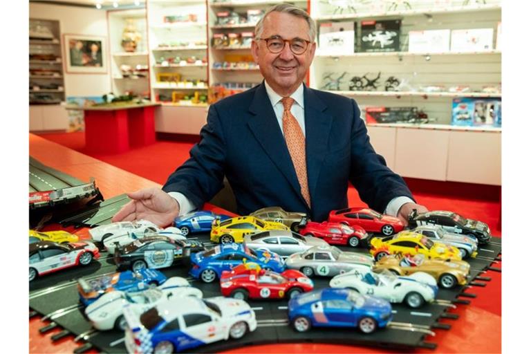 Kurt Hesse, Vorstand des Modellherstellers Autec AG: Der Modellautohersteller Autec aus Nürnberg hatte die Muster von zwei Varianten des 911ers löschen lassen - dagegen hatte Porsche geklagt. Foto: Daniel Karmann