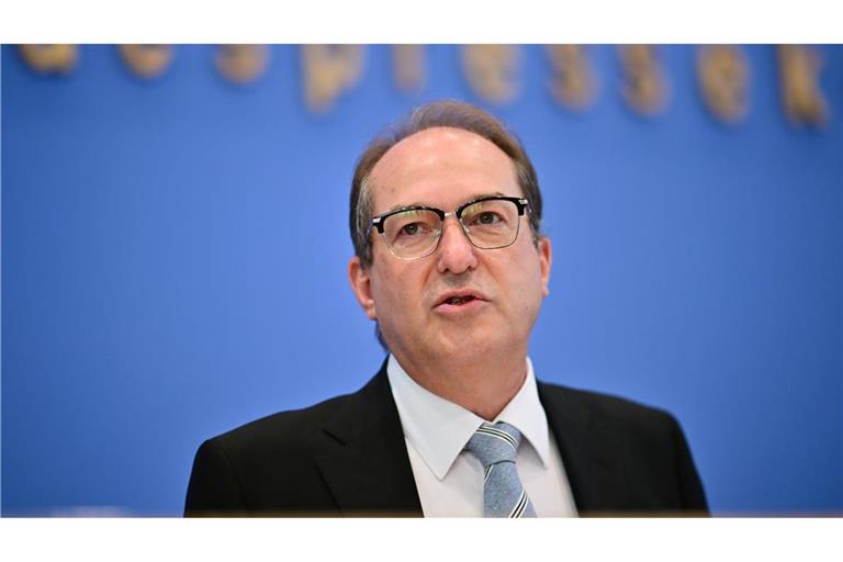 Kurz nach Amtsantritt hatte Dobrindt im Mai die Kontrollen an den deutschen Außengrenzen verstärkt. (Archivbild)