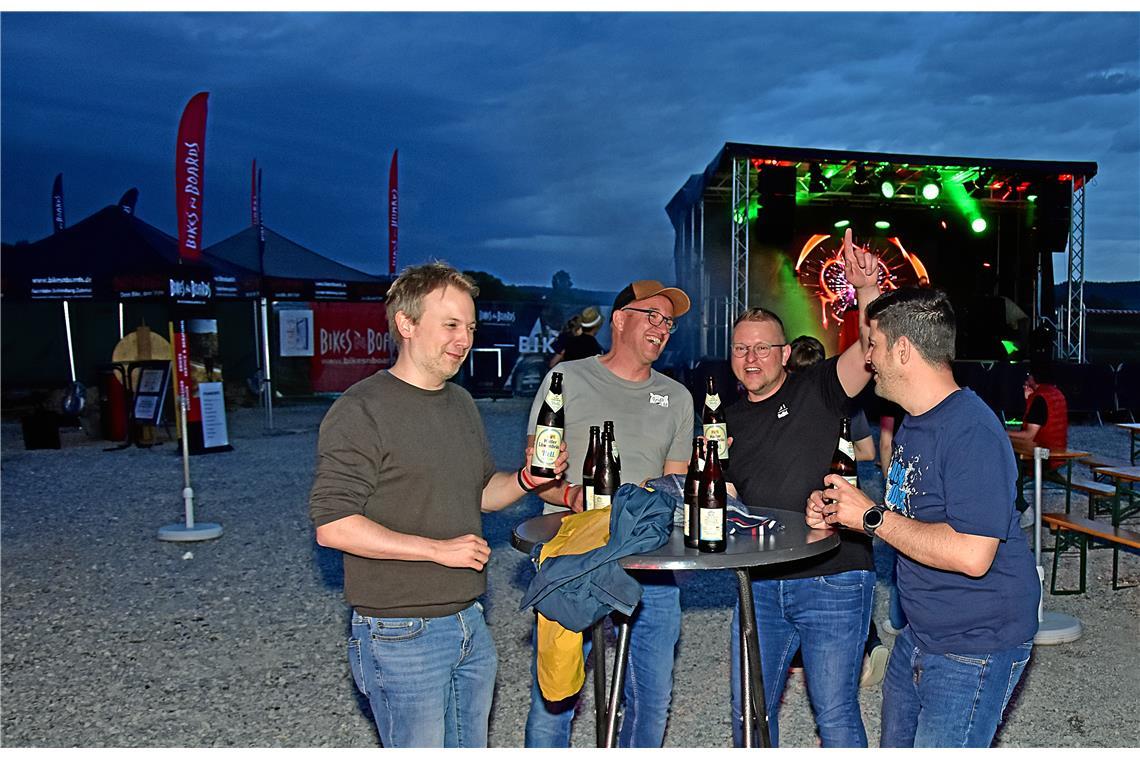 Kurz vor 20 Uhr ziehen dunkle Wolken auf über Backnang. SWR3 Mixed Music Party F...