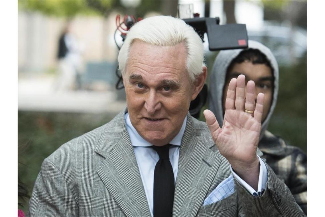 Kurz vor dem Ende seiner Amtszeit hat der abgewählte US-Präsident Donald Trump unter anderem seinen langjährigen Vertrauten Roger Stone begnadigt. Foto: Cliff Owen/AP/dpa/Archiv