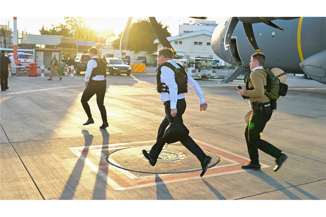 Wadephul zu Krisenbesuch in Israel - Solidarität und Warnung