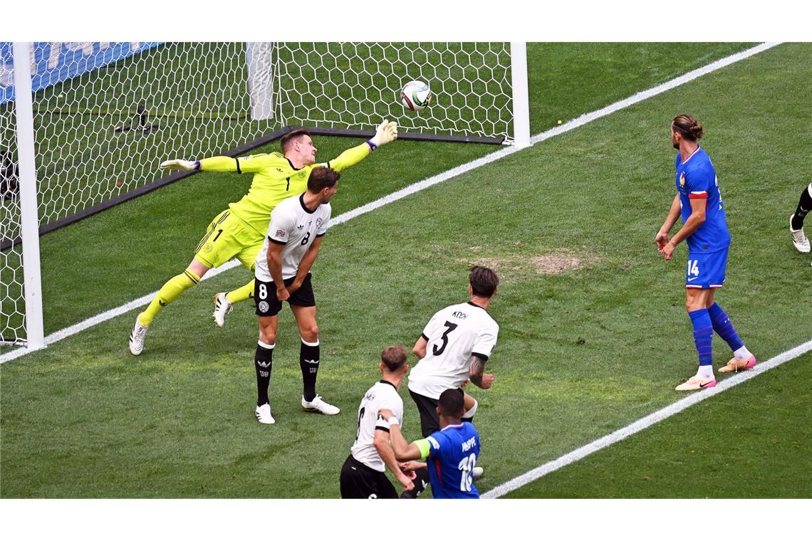 Nagelsmann denkt weiter groß: "Durchmarschieren" zur WM Kylian Mbappé erzielt das 1:0. Der starke Torwart Marc-André ter Stegen hechtet vergebens nach dem Ball.