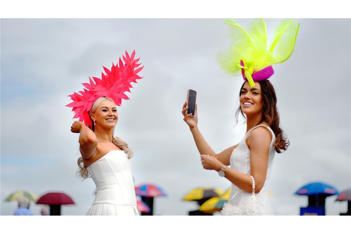 Bilder des Tages Ladies Day auf der Galway-Rennbahn