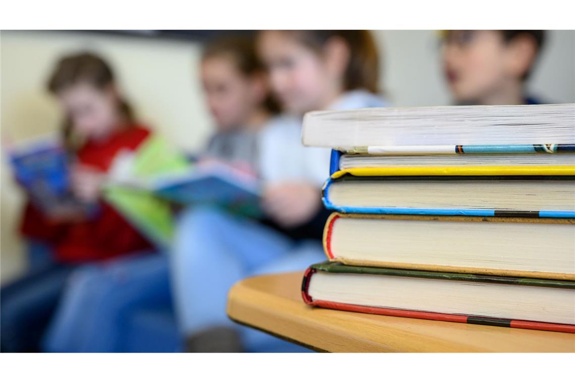 Woher Leseschwäche kommt und was dagegen hilft Längst nicht alle Kinder können nach der Grundschule gut lesen. (Symbolbild)