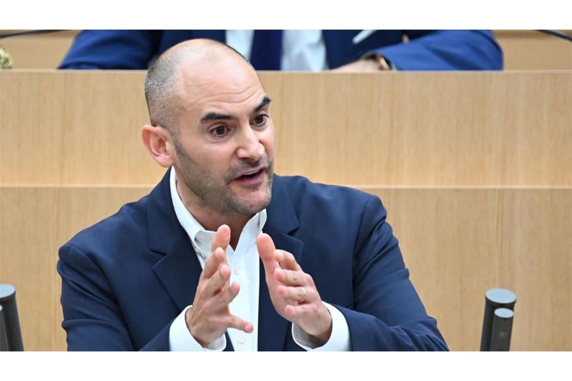 Landesfinanzminister Danyal Bayaz (Grüne) sieht die Geldreserven des Landes schrumpfen.