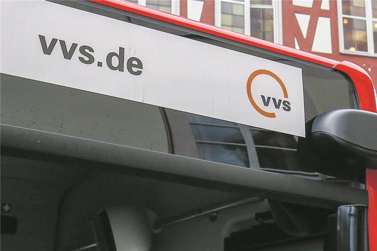 Landkreisverwaltung verweist auf die Beschwerdefunktion der VVS-App. Symbolfoto: A. Becher