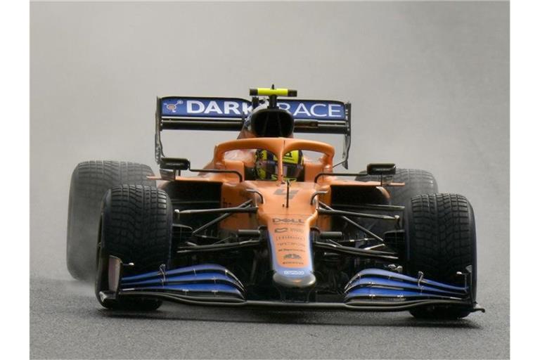 Lando Norris kam in Spa mit seinem McLaren von der Strecke ab. Foto: Francisco Seco/AP/dpa