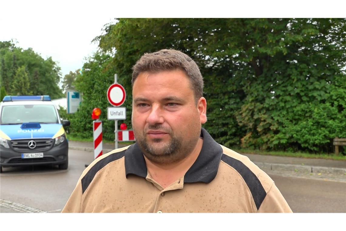 "Den Knall noch in den Ohren": Zug entgleist nach Erdrutsch Landwirt Johannes Figel war als einer der Ersten vor Ort.