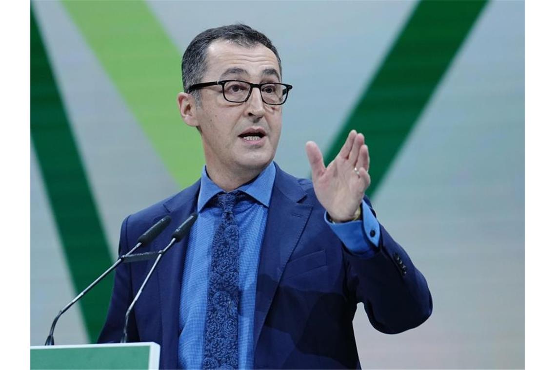 Milliarden für Landwirte: Berlin reicht Plan bei EU ein Landwirtschaftsminister Cem Özdemir will die milliardenschwere EU-Agrarförderung für den ökologischen Umbau verwenden. Foto: Kay Nietfeld/dpa