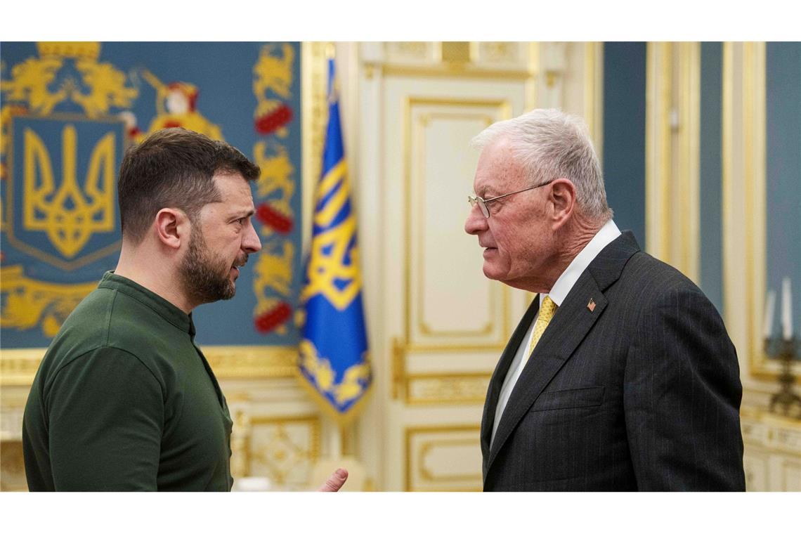 Nach Streit mit Trump: Selenskyj trifft US-Gesandten Lang waren Gespräche des US-Sondergesandten Keith Kellogg und des ukrainischen Präsidenten Wolodymyr Selenskyj erwartet worden.