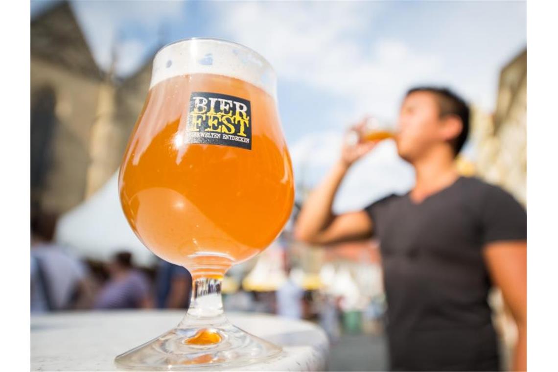 Langfristig hält in Deutschland der Trend zu einem geringeren Bierkonsum an. Foto: Friso Gentsch
