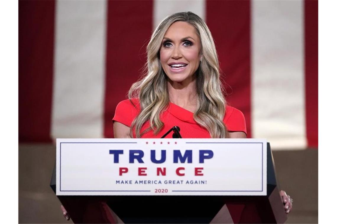 Spekulationen über erneute Trump-Kandidatur 2024 Lara Trump bei einer Wahlkampfveranstaltung im vergangenen August. Foto: Susan Walsh/AP/dpa