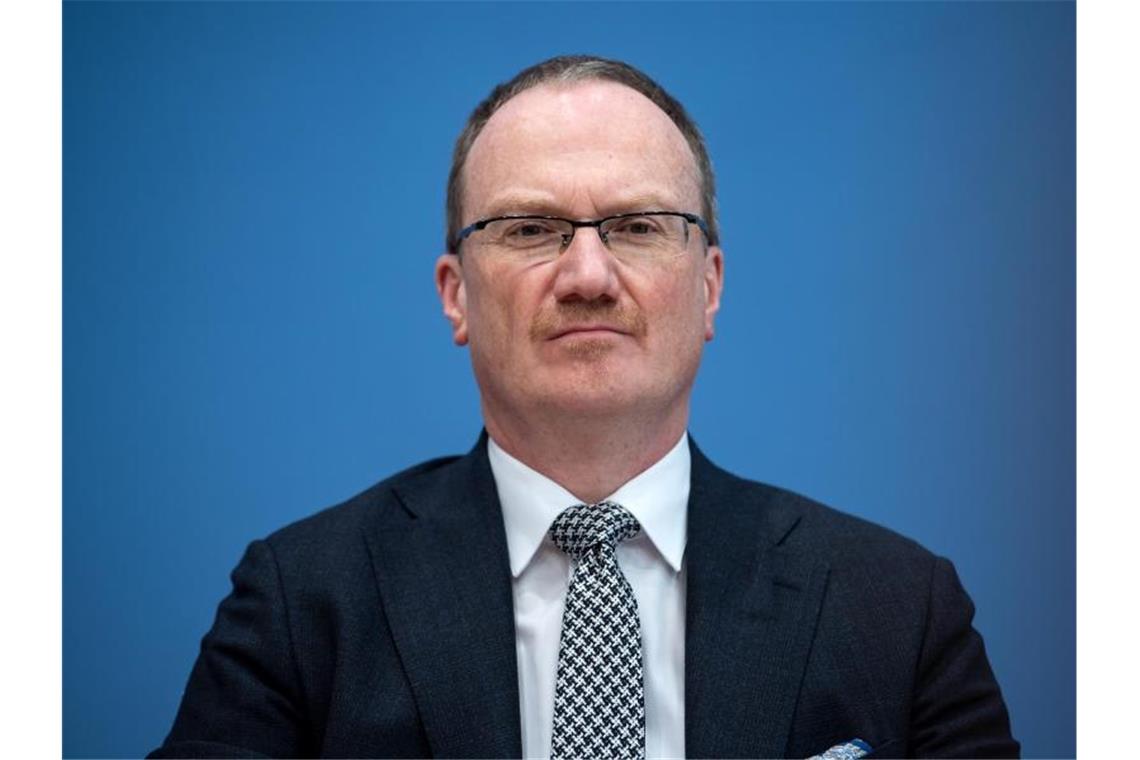 Ökonomen sehen große Corona-Risiken Lars Feld ist Mitglied des Sachverständigenrates zur Begutachtung der gesamtwirtschaftlichen Entwicklung der Bundesregierung. Foto: Bernd von Jutrczenka/dpa