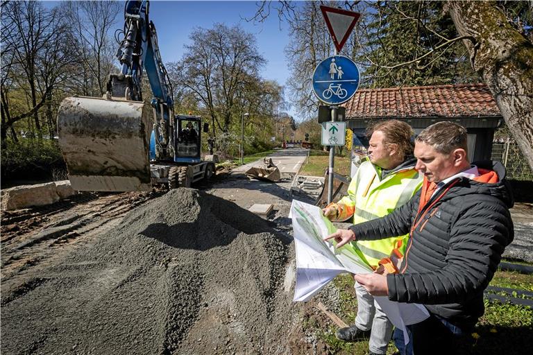 Lars Kaltenleitner (rechts) und Jörg Kemmler sind mit dem Baufortschritt sehr zufrieden. Foto: Alexander Becher