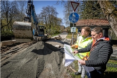 Lars Kaltenleitner (rechts) und Jörg Kemmler sind mit dem Baufortschritt sehr zufrieden. Foto: Alexander Becher
