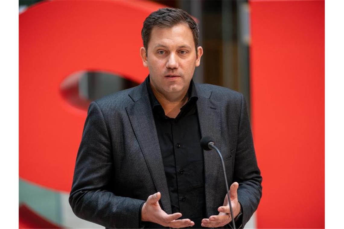 Lars Klingbeil dringt weiter auf eine härtere Gangart gegenüber der AfD. Foto: Michael Kappeler/dpa