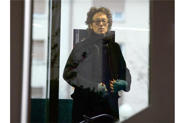 Lars Schlecker verlässt nach dem Urteil das Landgericht in Stuttgart. Foto: Sina Schuldt