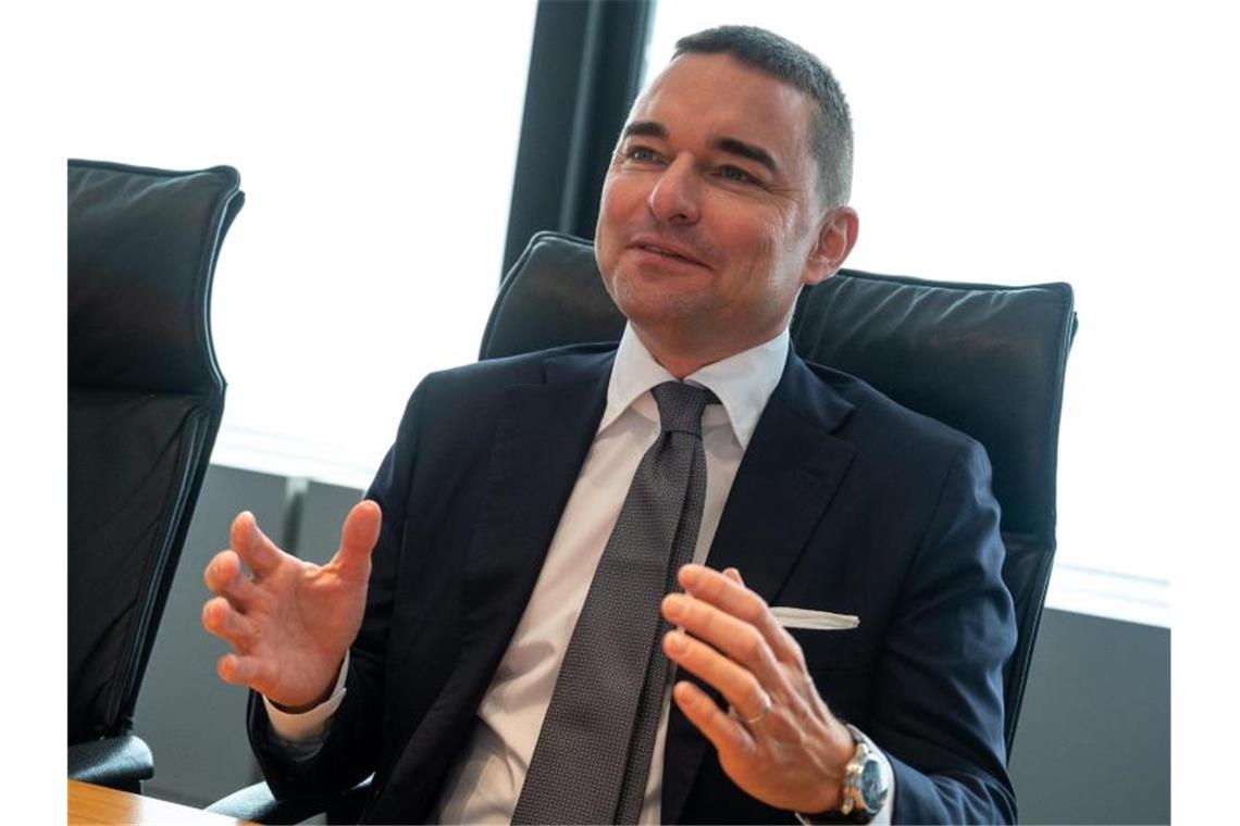 Windhorst schlägt in Klinsmanns Kerbe: Klüngelei bei Hertha Lars Windhorst, Investor von Fußball-Bundesligist Hertha BSC, hat erstmals die Clubführung scharf kritisiert. Foto: Christophe Gateau/dpa