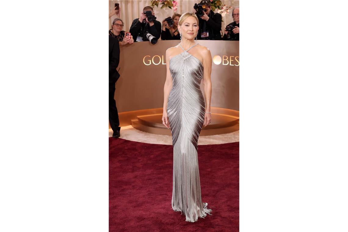 Lass’ funkeln: Kate Hudson bewies einmal mehr ein Händchen für Mode und überzeugte in einem silbernen Glitzerkleid von Armani Privé.